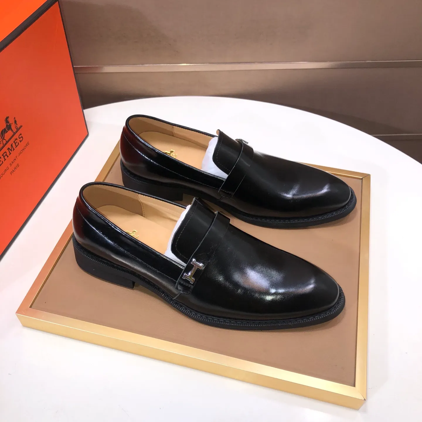 Men's Men's Shoes💰540💰[HERMES] (cowhide lining)🍀Italian top luxury🍀He does not pursue novel styles and gorgeous colors, but attracts the favor of successful men with his flawless, elegant and classic style. Formal leather shoes This very comfortable, simple and stable style allows you to easily match any style! The pattern is absolutely 1:1 refined from the original case, and we strive for excellence in materials, imported cowhide + cowhide lining💪💪💪extraordinary texture👍! .Code number: 39-45 (45 customized)